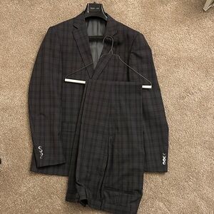Elegant Charcoal Plaid Men's Suit